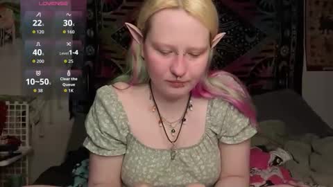 Lori Critter online show from May 9, 1:18 am