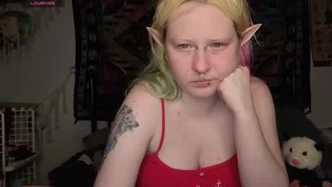 Lori Critter online show from May 16, 12:13 am