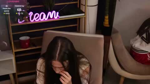 Snapshot of lornafletcher chatting on September 18, 6:06 pm Ivy online show from September 18, 6:06 pm