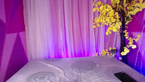 Loren  online show from February 14, 12:40 pm