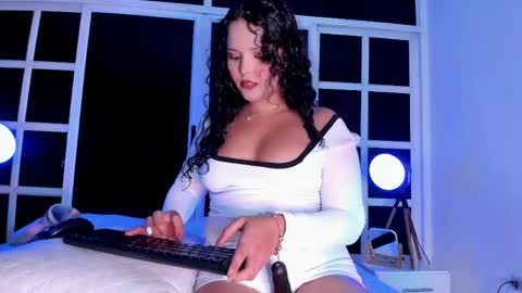 Lotti online show from May 18, 4:07 am
