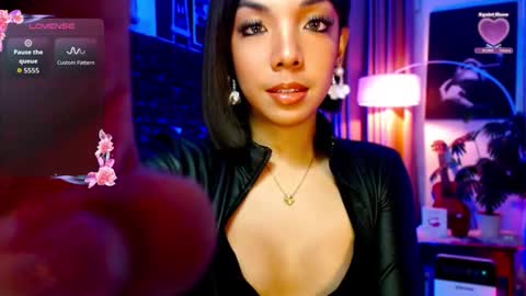 Louisa online show from May 12, 2:53 am