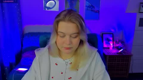 Loise online show from November 29, 10:03 pm