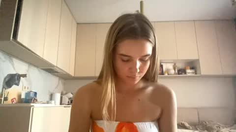 Eliza online show from May 25, 2:49 pm