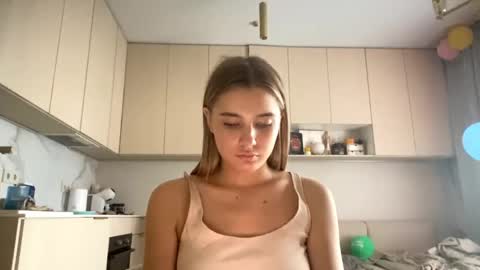 Eliza online show from May 22, 1:42 pm