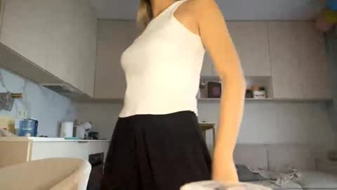 Eliza online show from May 15, 4:21 pm