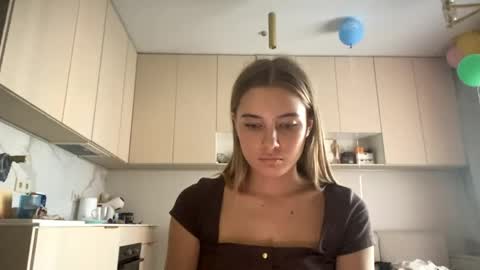 Eliza online show from May 19, 2:35 pm