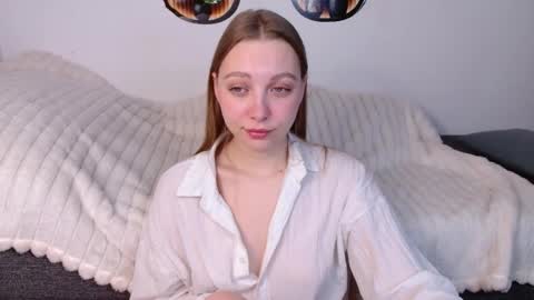 love bella  online show from April 6, 12:21 am