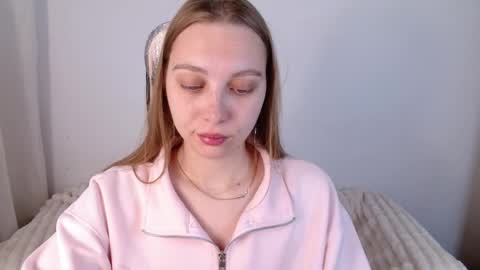 love bella  online show from May 25, 12:53 am