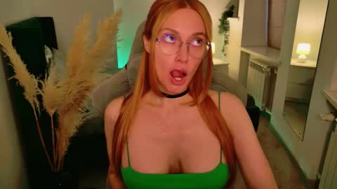Snapshot of love_call chatting on September 13, 5:37 am love_call online show from September 13, 5:37 am
