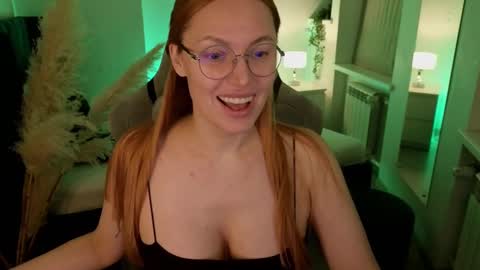 Snapshot of love_call chatting on February 26, 5:35 am love_call online show from February 26, 5:35 am