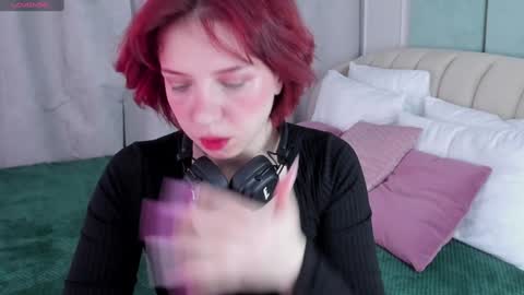 Lola online show from December 17, 12:56 am
