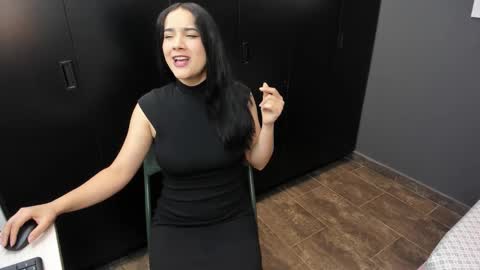 Kristen LoveBerry online show from October 31, 1:18 am