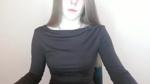 Vivian online show from May 4, 2:32 pm