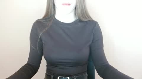 Vivian online show from May 5, 2:42 pm