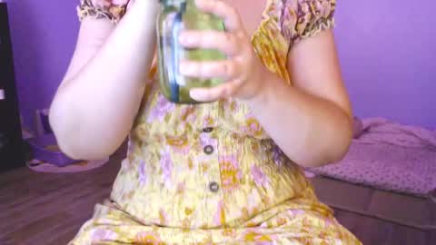 Snapshot of love_you_julia chatting on September 17, 8:40 pm love_you_julia online show from September 17, 8:40 pm