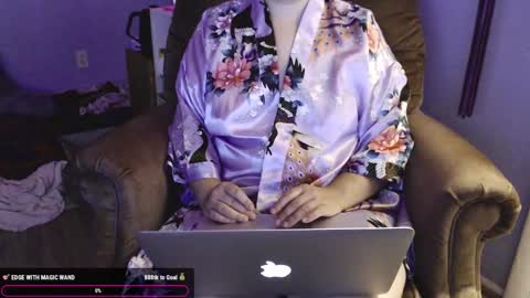 Snapshot of love_you_julia chatting on October 1, 2:49 am love_you_julia online show from October 1, 2:49 am
