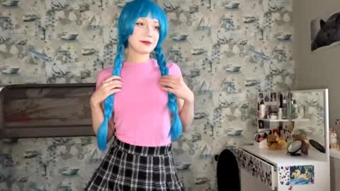 Kim online show from April 6, 1:45 pm