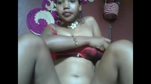 loveinlife750427 online show from February 3, 4:04 am
