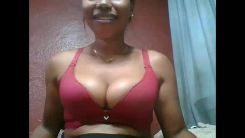 loveinlife750427 online show from November 18, 8:37 am