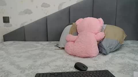 lovellykitty online show from May 7, 6:39 am