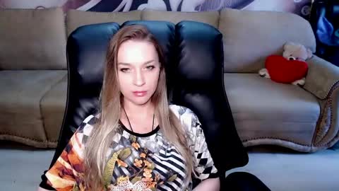 private open online show from May 26, 1:32 pm