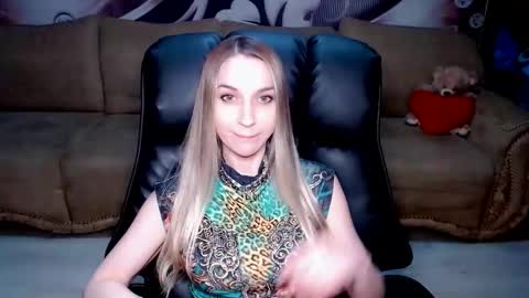 private open online show from October 1, 2:22 pm