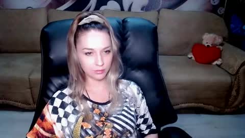private open online show from May 5, 4:43 pm