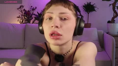 Elsa online show from March 12, 6:05 am