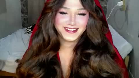 lovely_coleen online show from December 17, 5:44 am