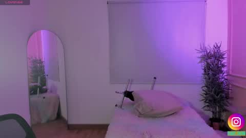 Emma online show from May 5, 1:36 pm