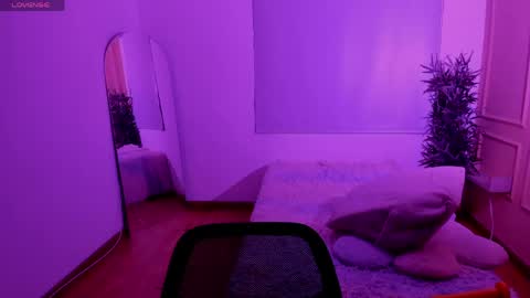 Emma online show from May 27, 1:19 pm