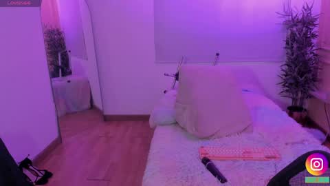 Emma online show from May 2, 1:03 pm