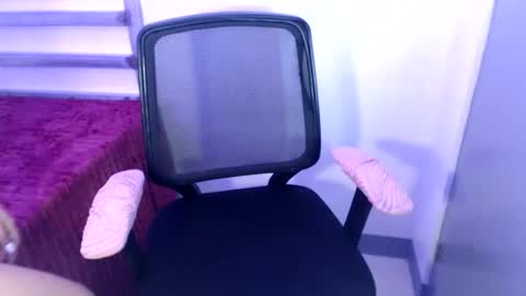 im kitty online show from October 9, 4:05 am