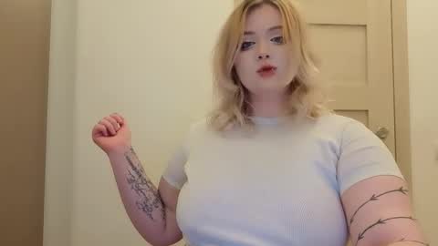 lovely_leilla online show from October 17, 6:11 pm