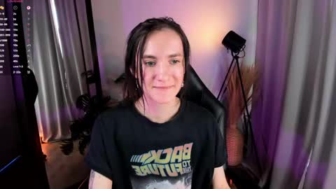lovely_lo online show from May 7, 2:10 pm