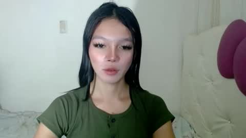 Thea  online show from December 13, 11:32 pm