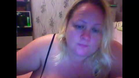 Lovelyaly online show from November 18, 8:10 pm