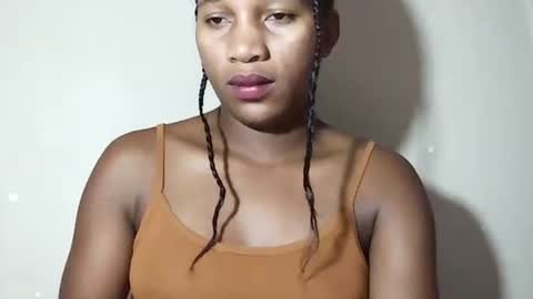 lovelylarra online show from May 1, 9:29 pm