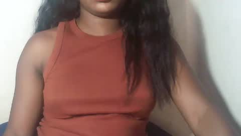 lovelylarra online show from March 6, 9:48 am