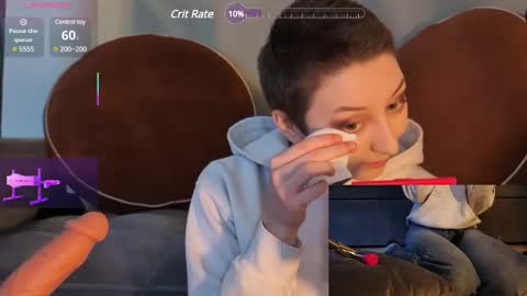 lovelylittlelucyy online show from March 10, 8:34 pm