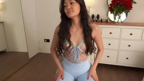 kim online show from May 8, 12:30 pm