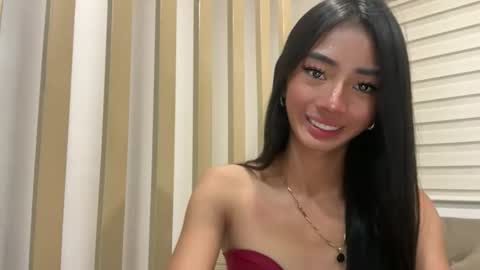 lovelyours_kishia online show from April 4, 5:45 pm