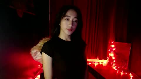 lovelypetite143 online show from April 5, 5:17 am