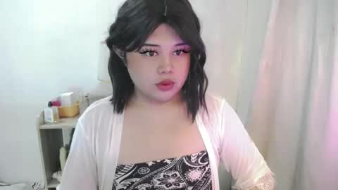 lovely online show from May 18, 11:16 am