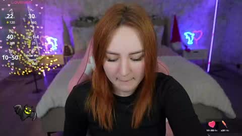 Snapshot of lovelyybell chatting on December 6, 7:10 am B E L L online show from December 6, 7:10 am