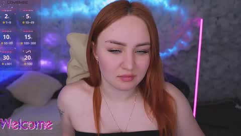 Snapshot of lovelyybell chatting on February 19, 7:06 am B E L L online show from February 19, 7:06 am