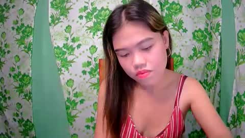 lovemae352295 online show from January 13, 6:49 am
