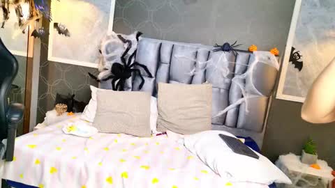 Snapshot of lovequinn_mjs chatting on October 30, 9:49 pm Love  online show from October 30, 9:49 pm