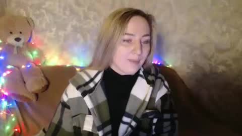 LovesRebecca online show from December 18, 3:47 am